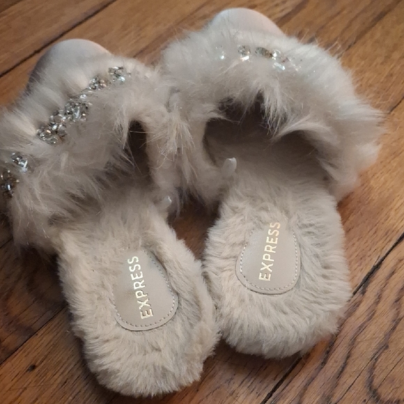 Express Cream Fur Embellished Slippers - Picture 2 of 3